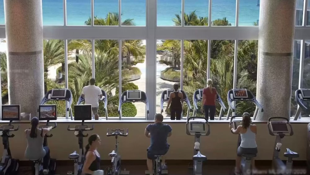 Luxury Condo Wellness Spa Resort By LMC - photo 16