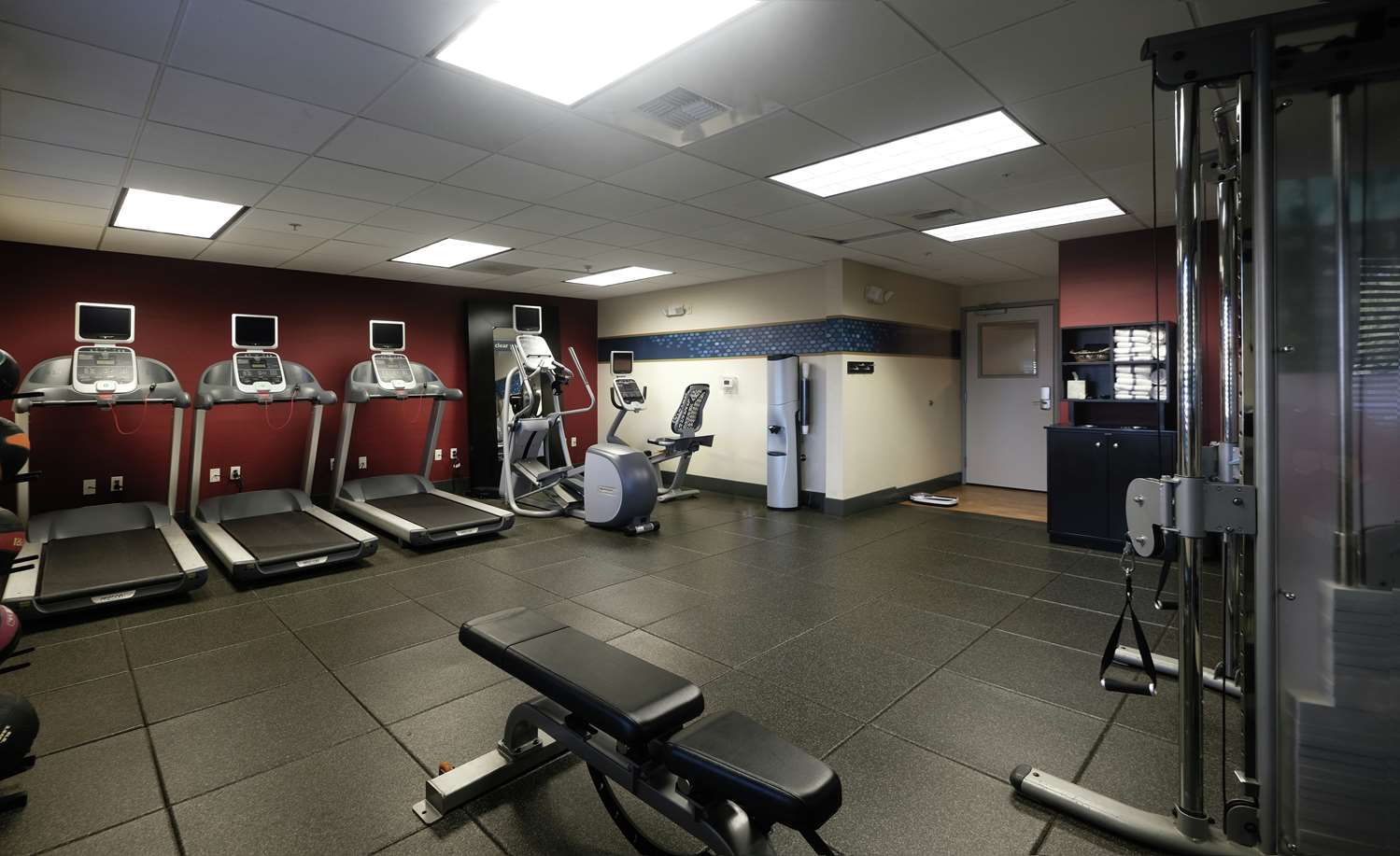 Hampton Inn & Suites Temecula - photo 18