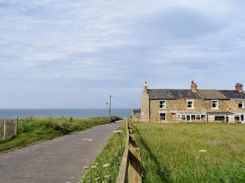 Sea Breeze Cottage — 4-Star Luxury Hotel in Saltburn-By-The-Sea, United Kingdom