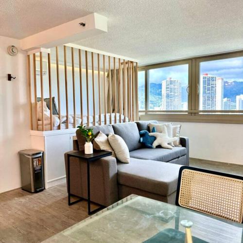 Central Waikiki luxury High Wtih Views & Beach — 4-Star Luxury Hotel in Honolulu, United States