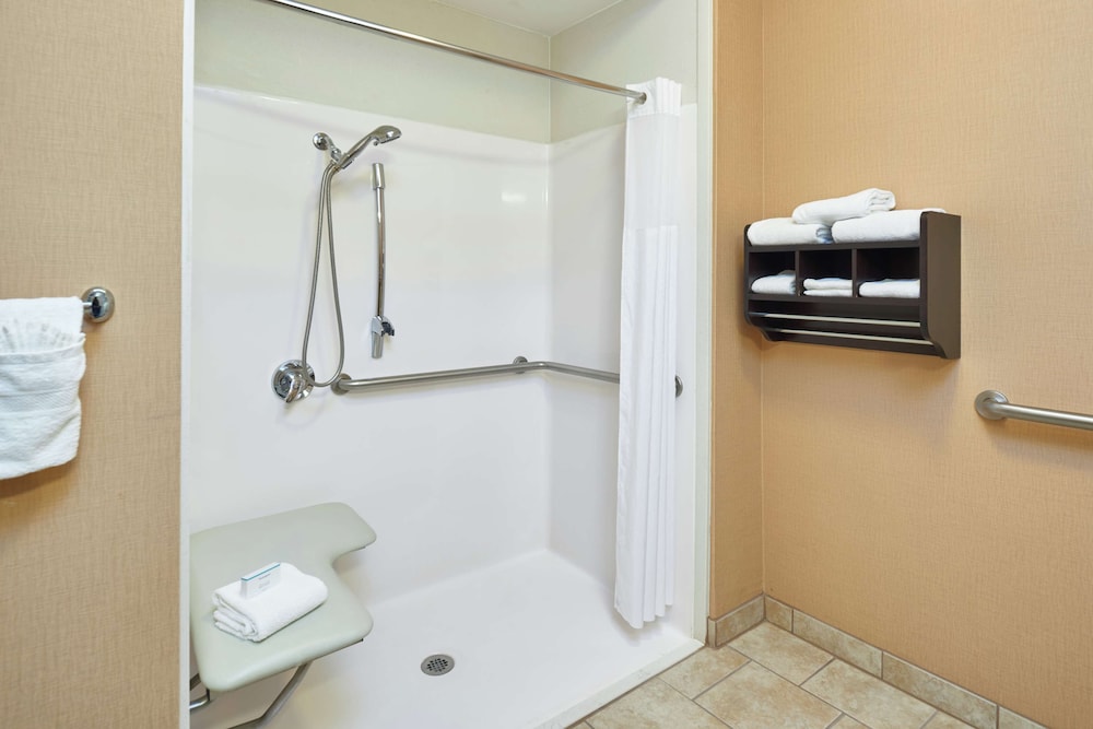 Hampton Inn & Suites Decatur - photo 30