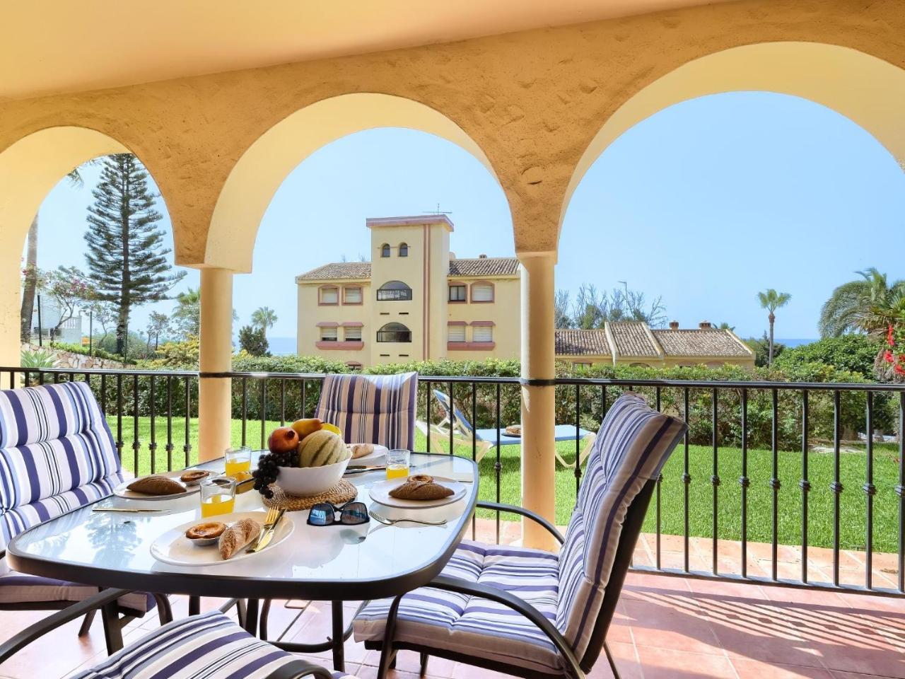 Beautiful Torreoceano 92 Pool Beach Access — Mijas