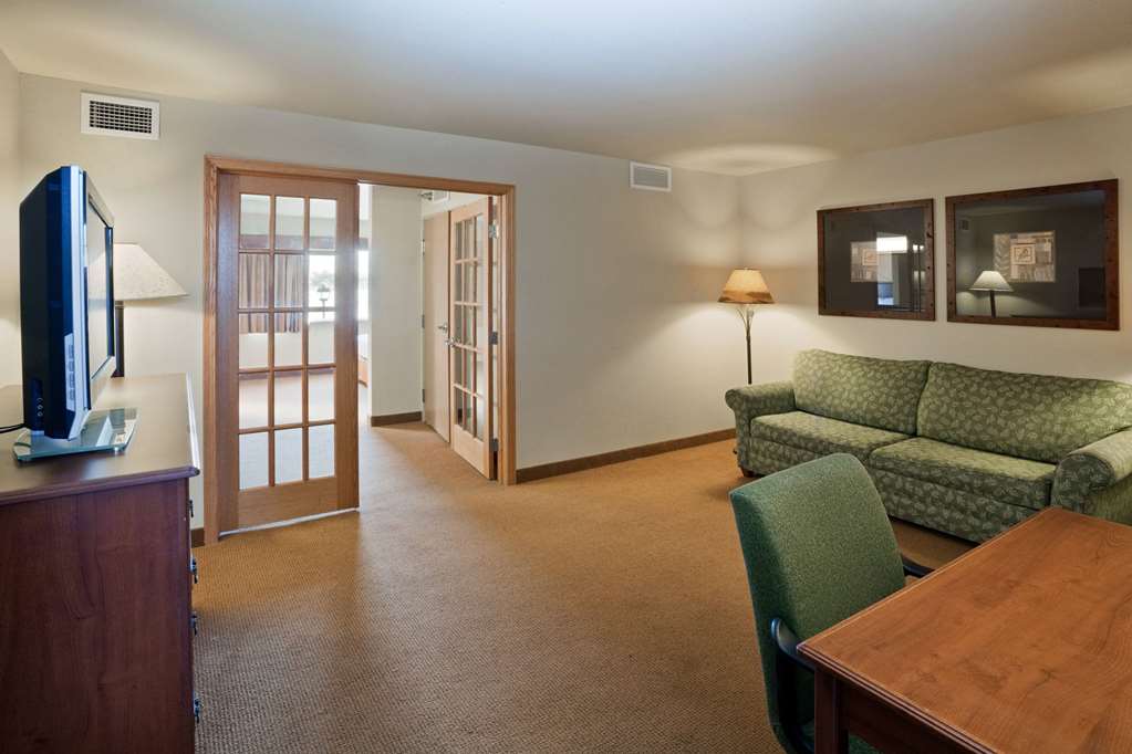 AmericInn by Wyndham Fort Pierre Conference Center - photo 16