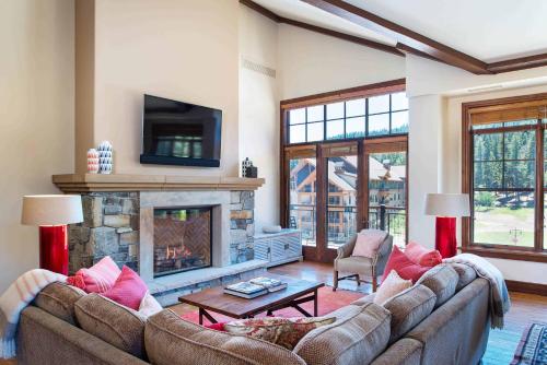 Great Bear Lodge 501 by East West Hospitality — 4-Star Luxury Hotel in Truckee, United States