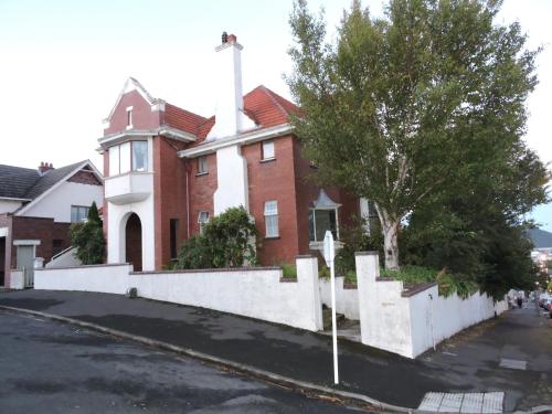 Everest on High — 4-Star Luxury Hotel in Dunedin, New Zealand