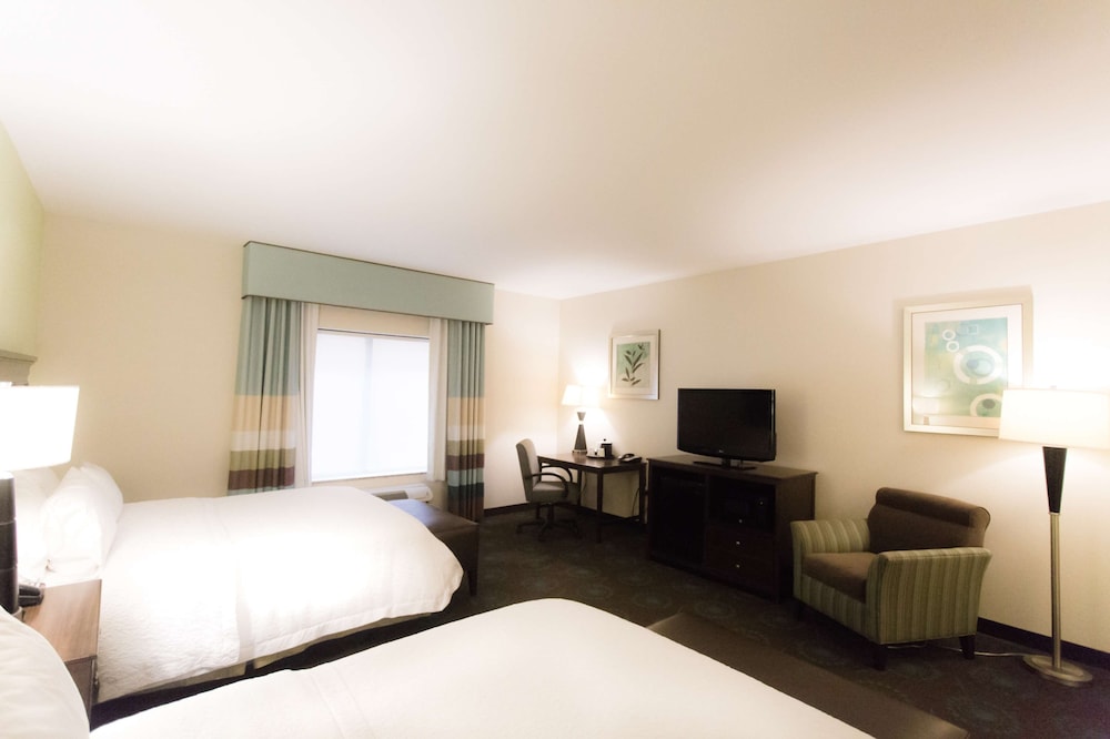 Hampton Inn & Suites Middlebury - photo 17