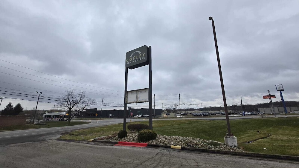 Copley Inn & Suites By OYO Akron OH - photo 32