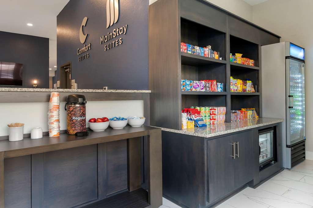 Comfort Suites Cincinnati University Downtown - photo 34