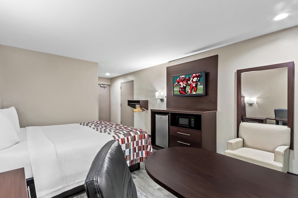Red Roof Inn Phoenix North I 17 at Bell Rd - photo 9
