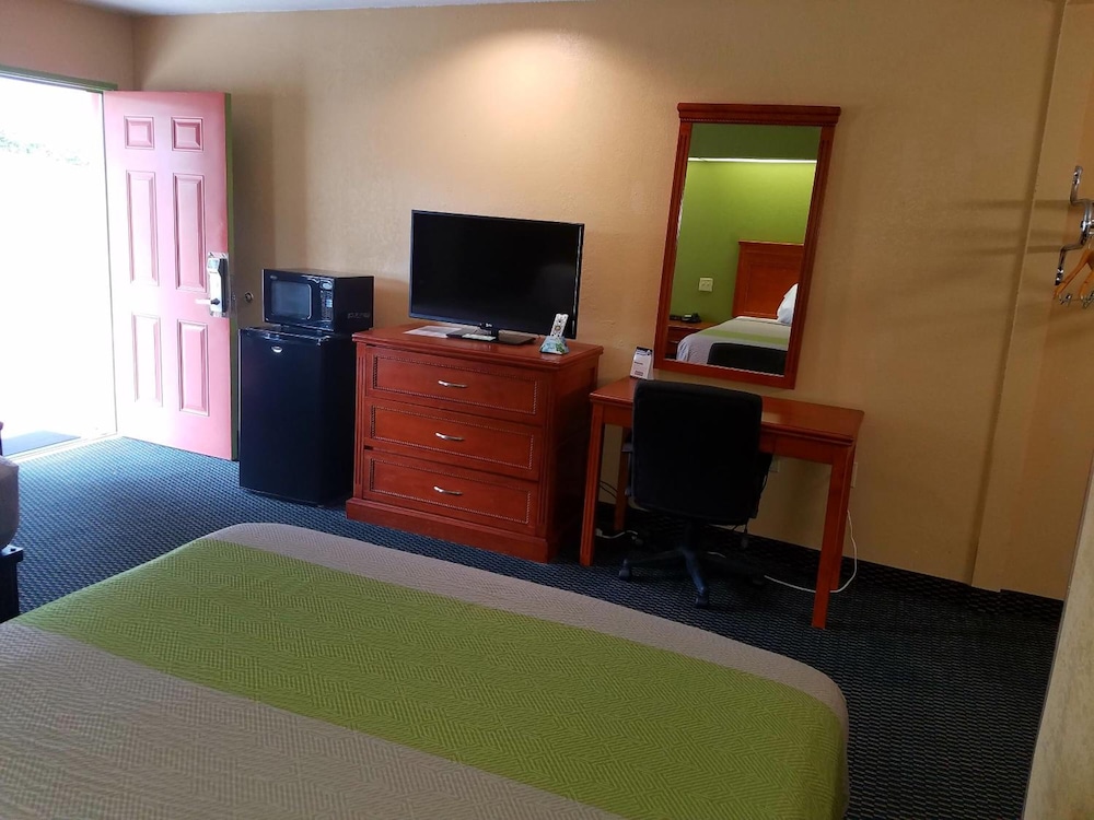 Holiday Terrace Motel - photo 20