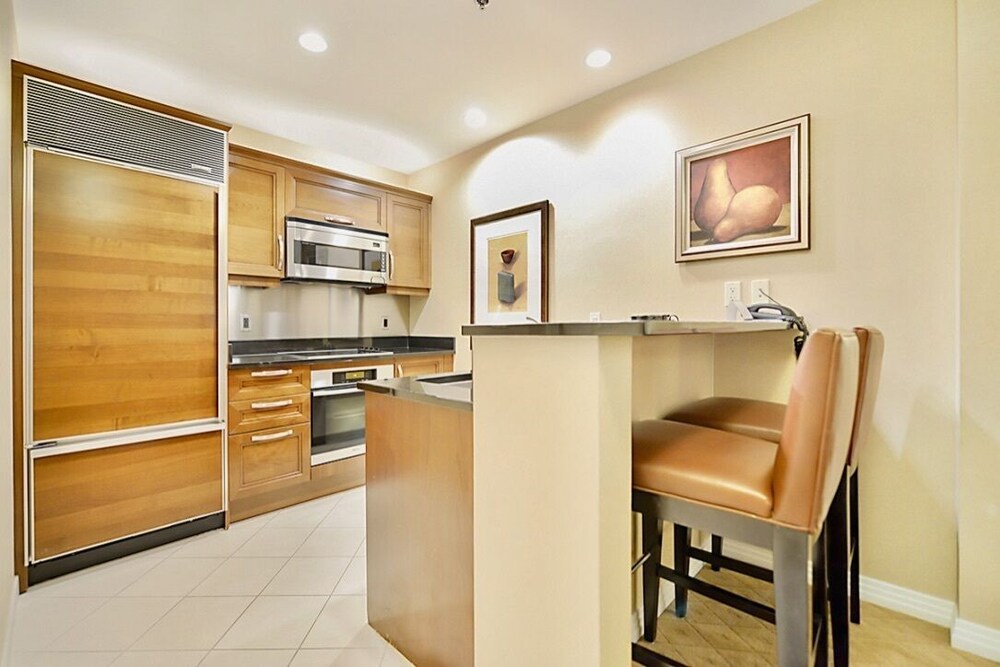 ABZ Signature Suites - photo 19