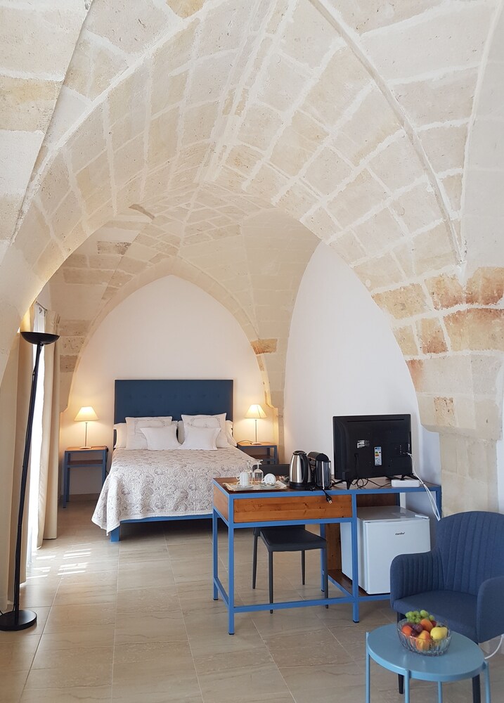Antica Masseria Torre Mozza — 4-Star Luxury Hotel in Mesagne, Italy