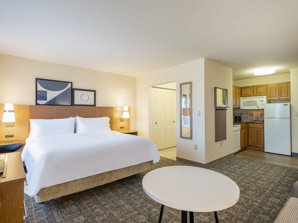 Staybridge Suites Milwaukee Airport South by IHG - photo 11