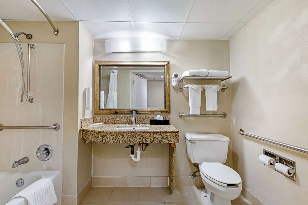 Clarion Pointe Durham Research Triangle Park - photo 24
