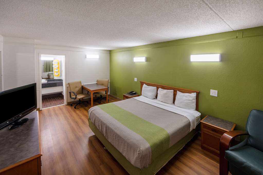 Motel 6 Knoxville TN - photo 10