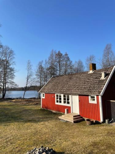 Stuga med sjöutsikt — Ryd — photo 2