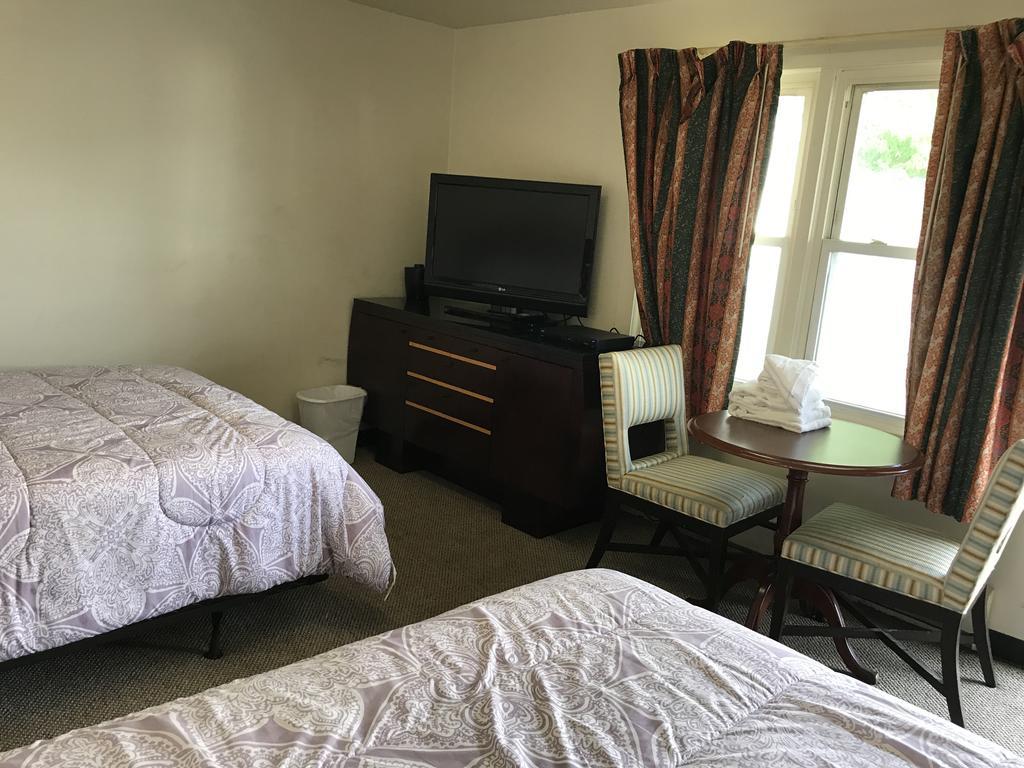 Highlander Motel - photo 11