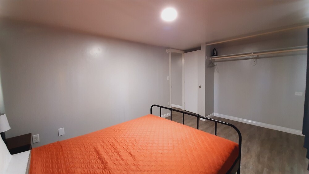 Sherwood Arms Motel - photo 41