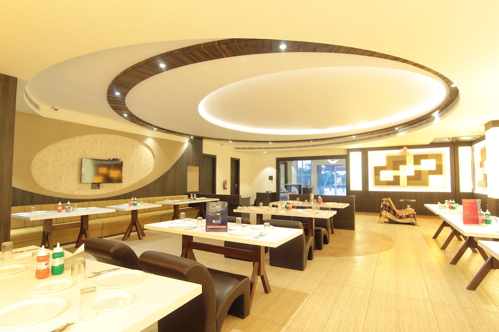 OYO 6844 Hotel Impact - last minute hotel in Lucknow