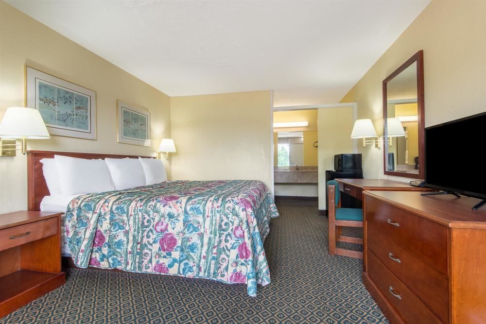 Hampton Inn by Hilton Clanton - photo 10