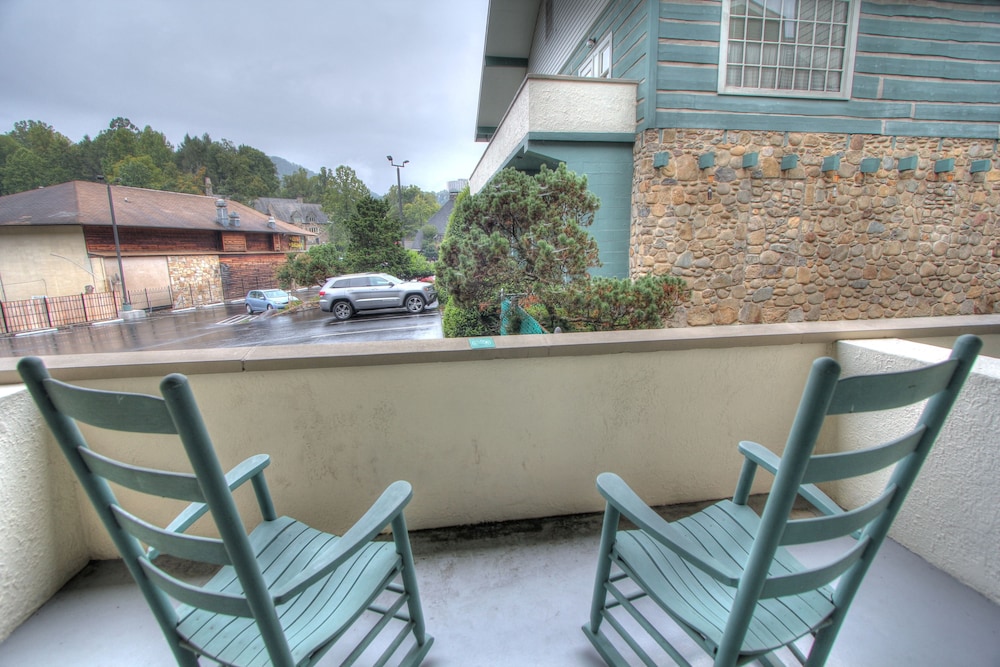 The Historic Gatlinburg Inn - photo 16