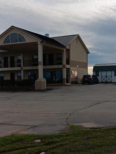 HiWay Inn Express - photo 2