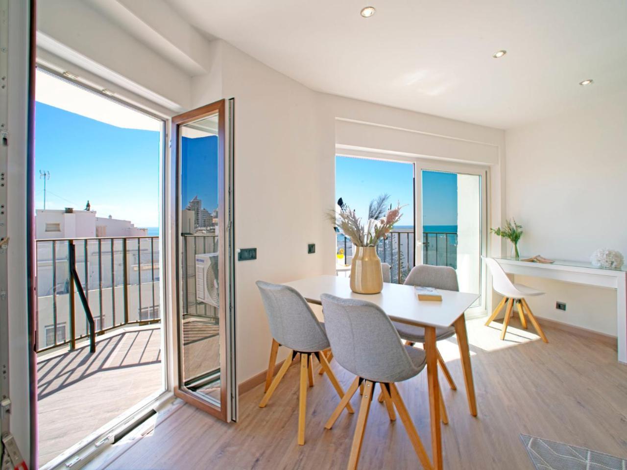Apartment Lovely Sea View by Interhome — 4-Star Luxury Hotel in Armacao De Pera, Portugal