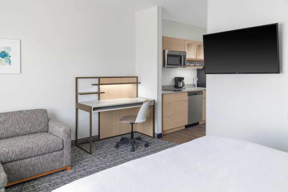 TownePlace Suites by Marriott Detroit Taylor - photo 14