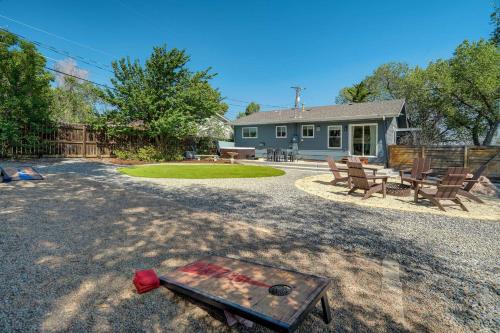 Skyline Estate Hot Tub Spacious Yard & Views in Colorado Springs, United States