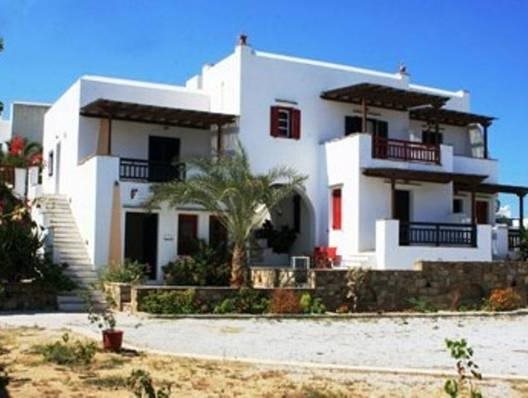 Elisso’s Philoxenia in Naxos, Greece