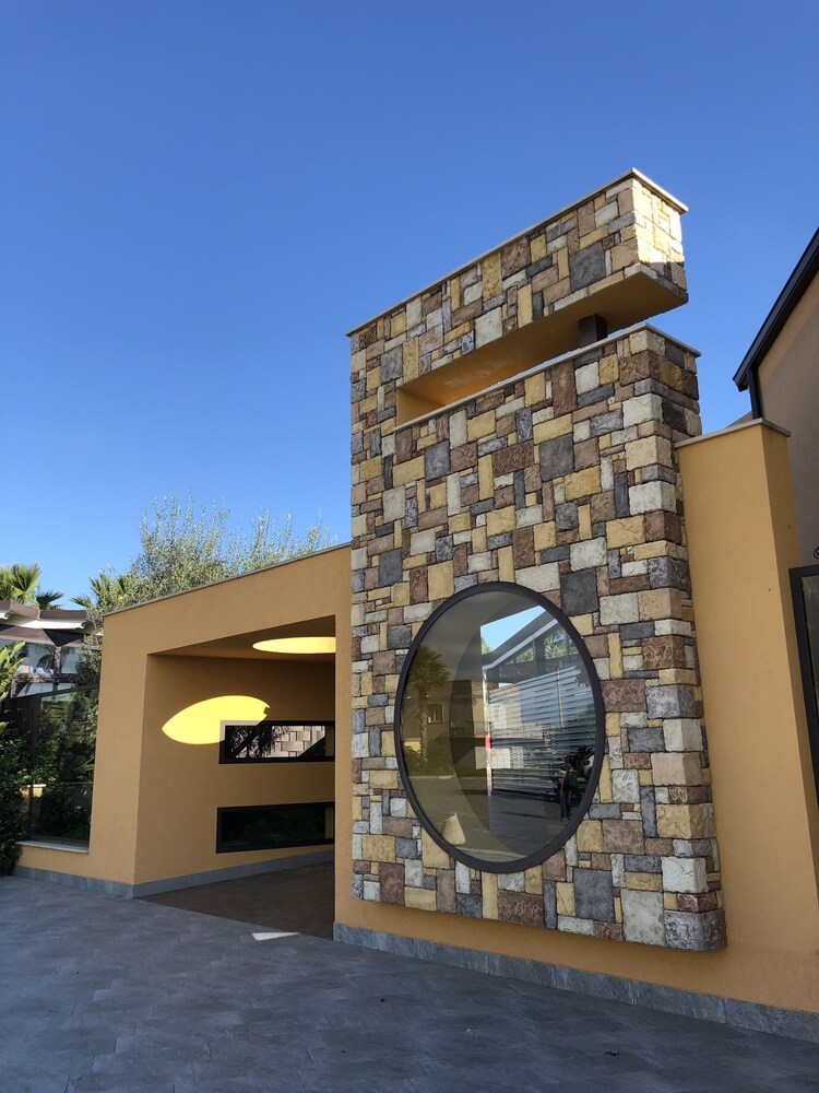 Hotel El Sombrero in Licata, Italy