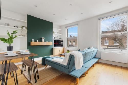 Portnall Retreat Beautiful & Bright Close to Central LDN — 4-Star Luxury Hotel in London, United Kingdom