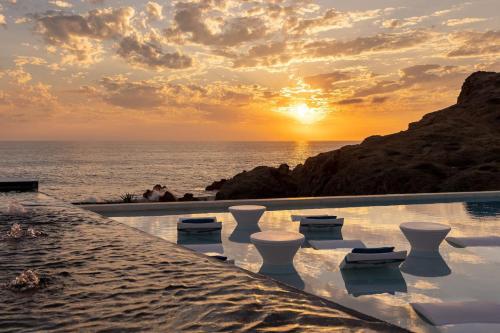 Boutique Ocean Escape with Relaxing Amenities — 4-Star Luxury Hotel in El Pescadero, Mexico