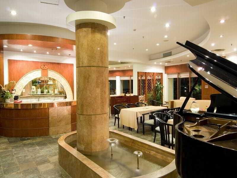 Hotel Pearl Sea view in Sanya, People's Republic of China