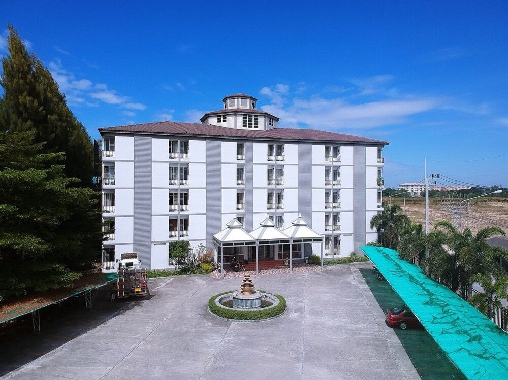 Matini Amata - carbon neutral hotel in Phan Thong