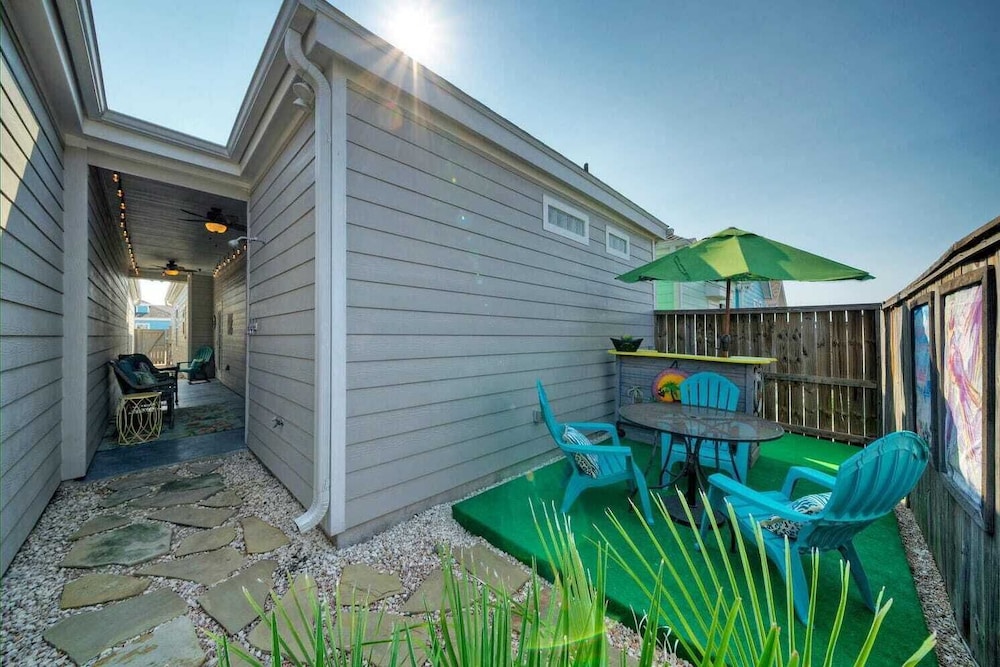 Shared Resort style Pool Playground Patio w Bar Tidal Times by Avantstay - photo 25
