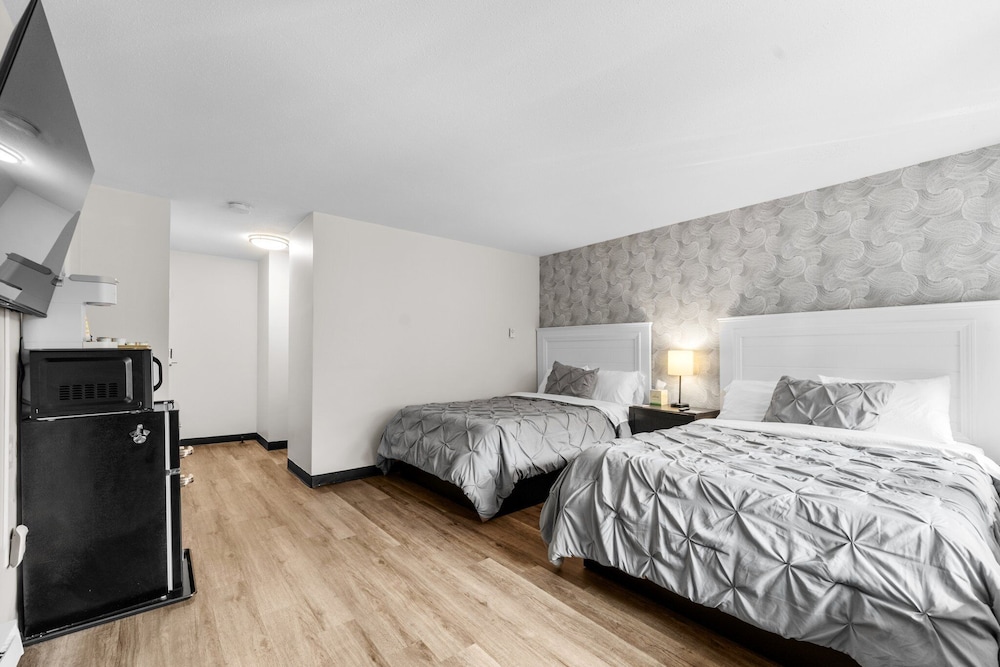 Green Harbor Hotel - photo 22