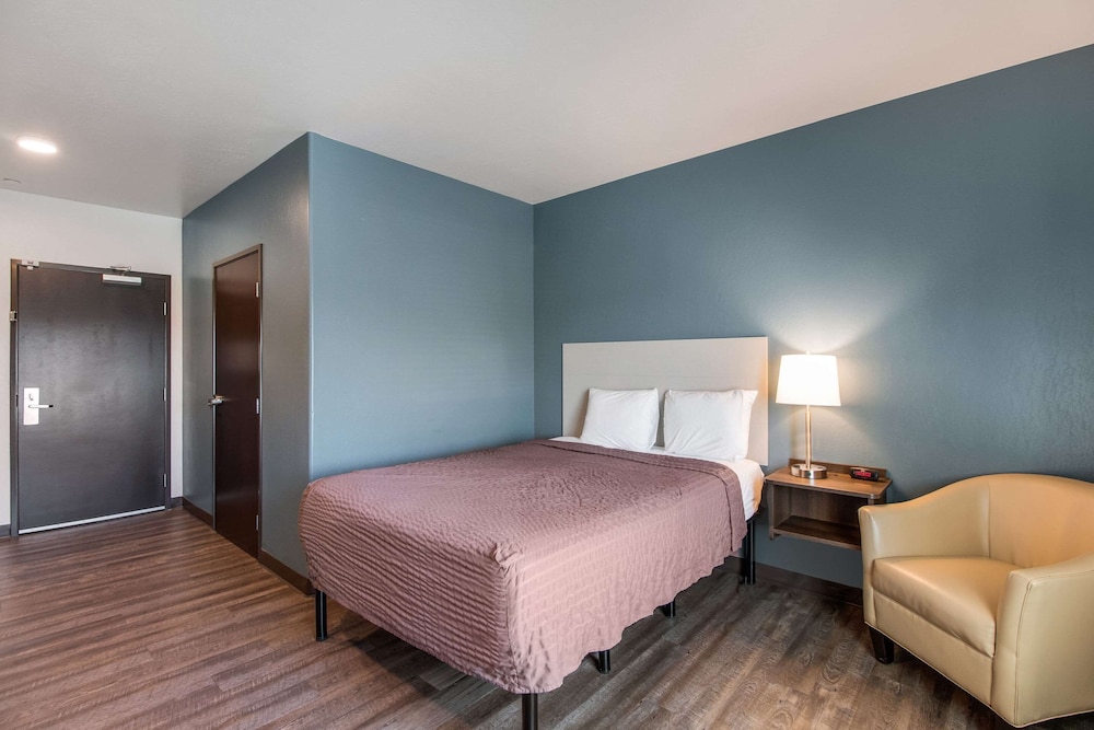 WoodSpring Suites Bakersfield Airport - photo 8