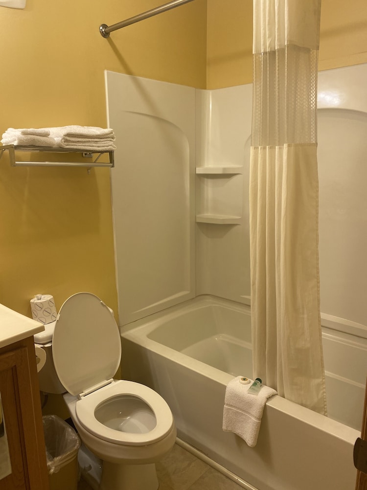 Regal Inn Coffeyville - photo 22
