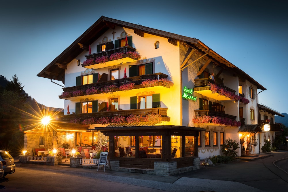 Hotel Alpenhof Wallgau — hotel in Wallgau
