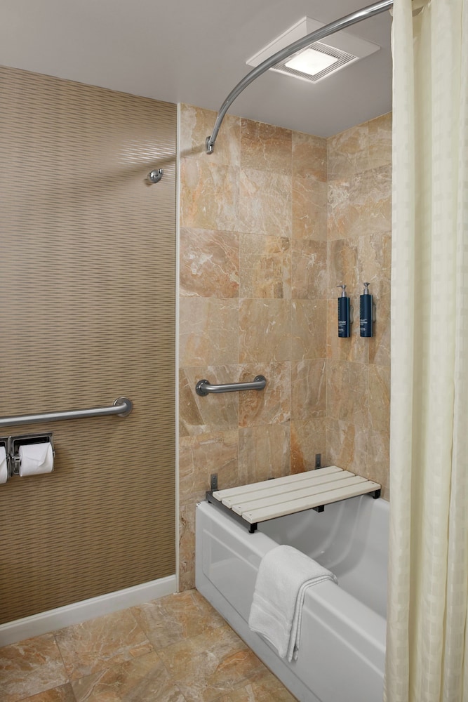 DoubleTree by Hilton Akron Fairlawn - photo 33
