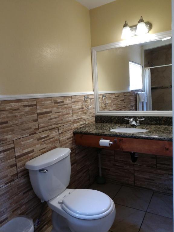 Bartlett Motel - photo 7