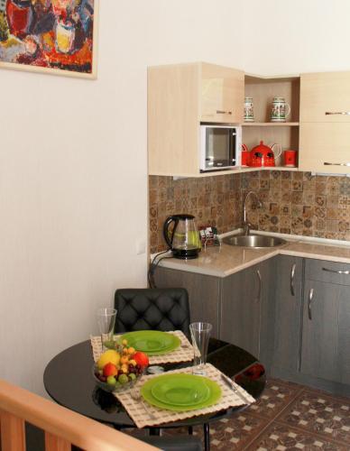 Guest House on Gia Abesadze Street
