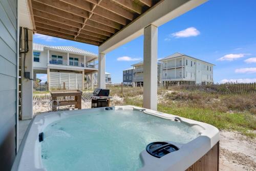 Cape Ocean Front Jacuzzi Elevator Arcade Games — 4-Star Luxury Hotel in Port Saint Joe, United States