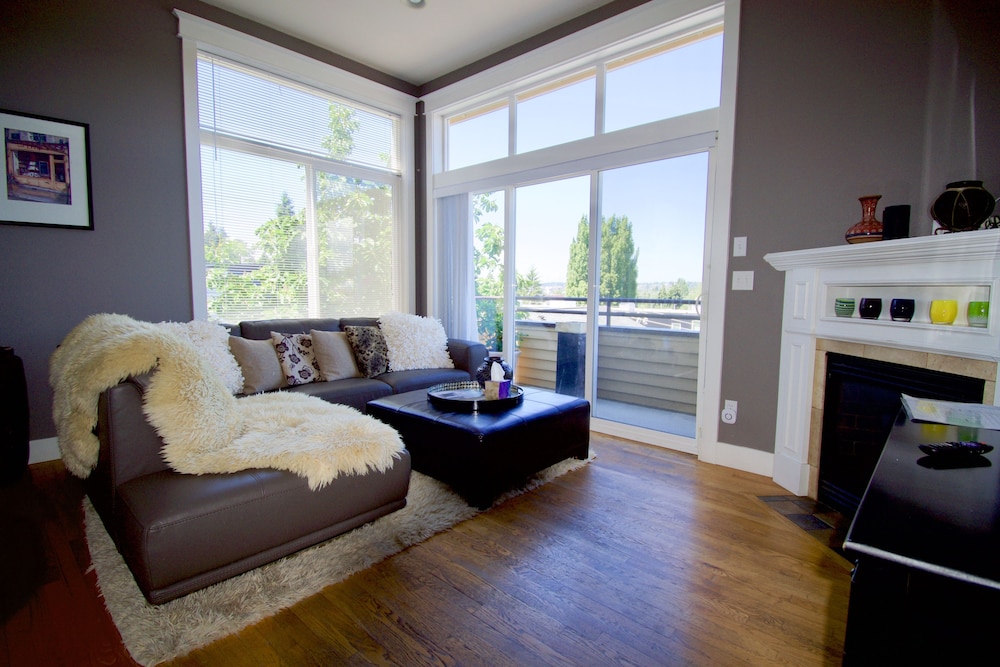 Comfort and Grace on Queen Anne Hill - featured photo