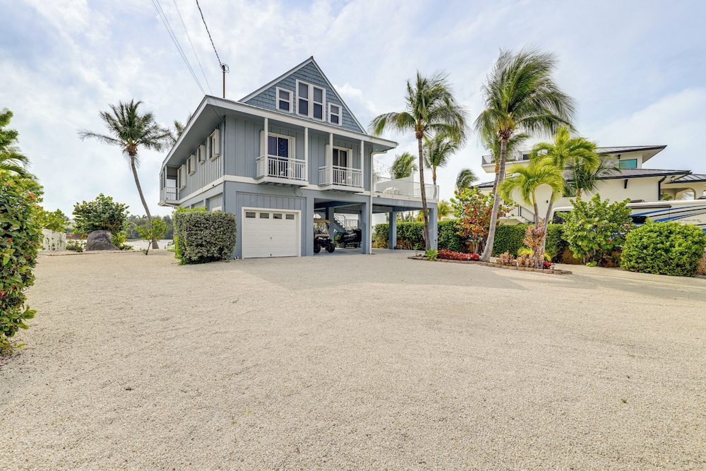 Waterfront Gem w Decks Views & More in Key Largo in Key Largo, United States