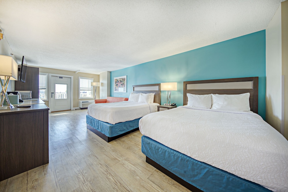 Commander Hotel & Suites - photo 18