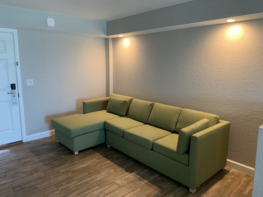 Boardwalk Inn and Suites - photo 23