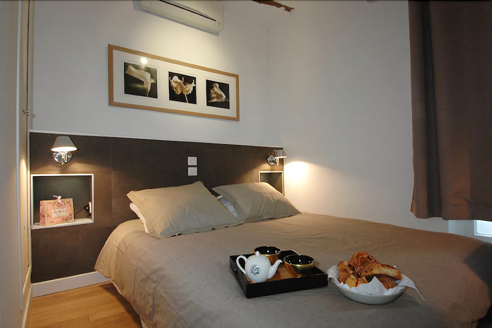 HolidaysInParis Bourg Tibourg II