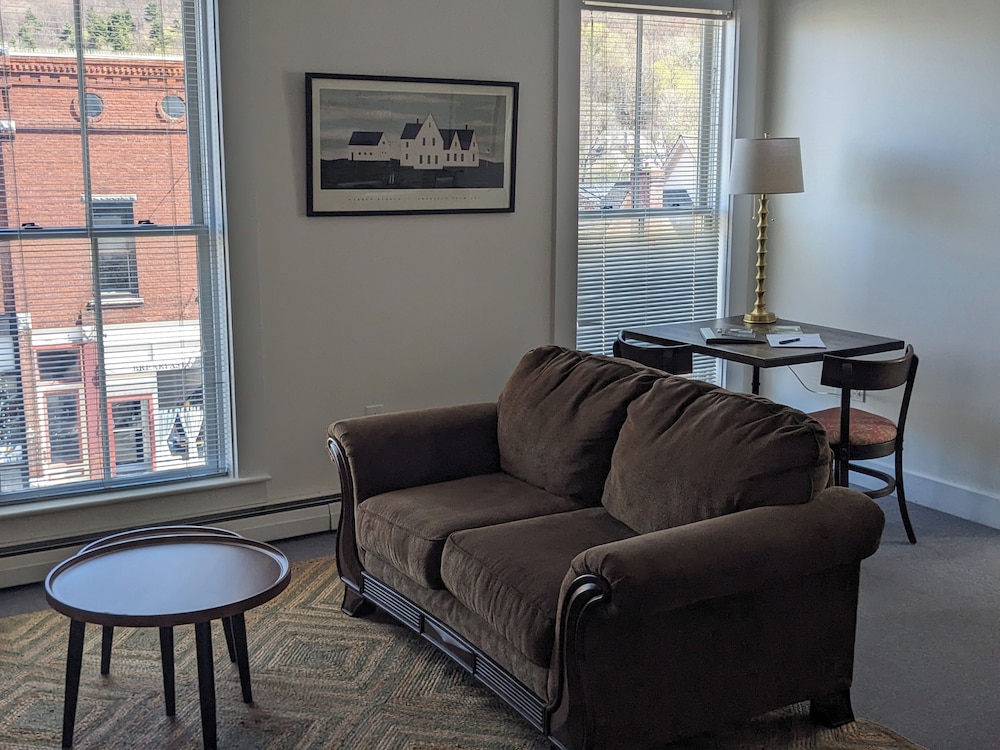 Bristol Suites - photo 19